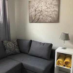 Beechwood Garden Apartment
